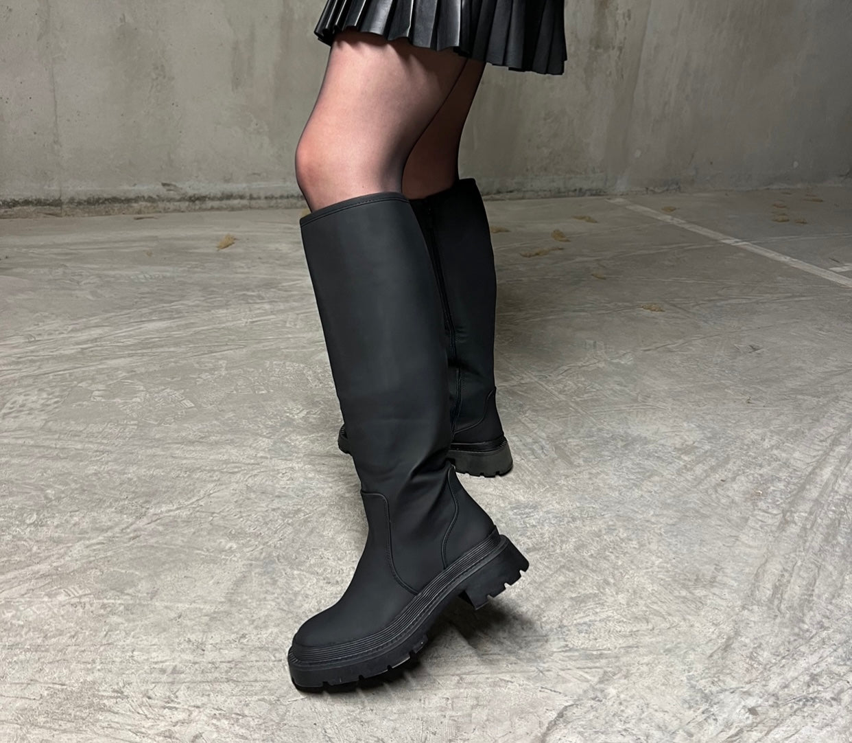 BOTTES KELLYA